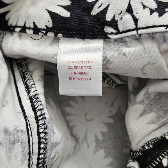 SO Sunflower Shorts Size 13 - Picture 7 of 9